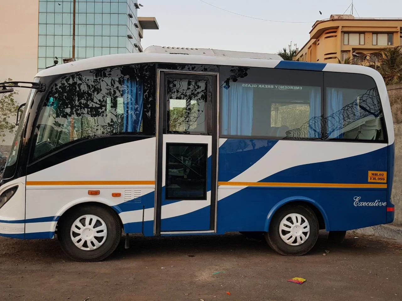 Rent a Minibus in Mumbai